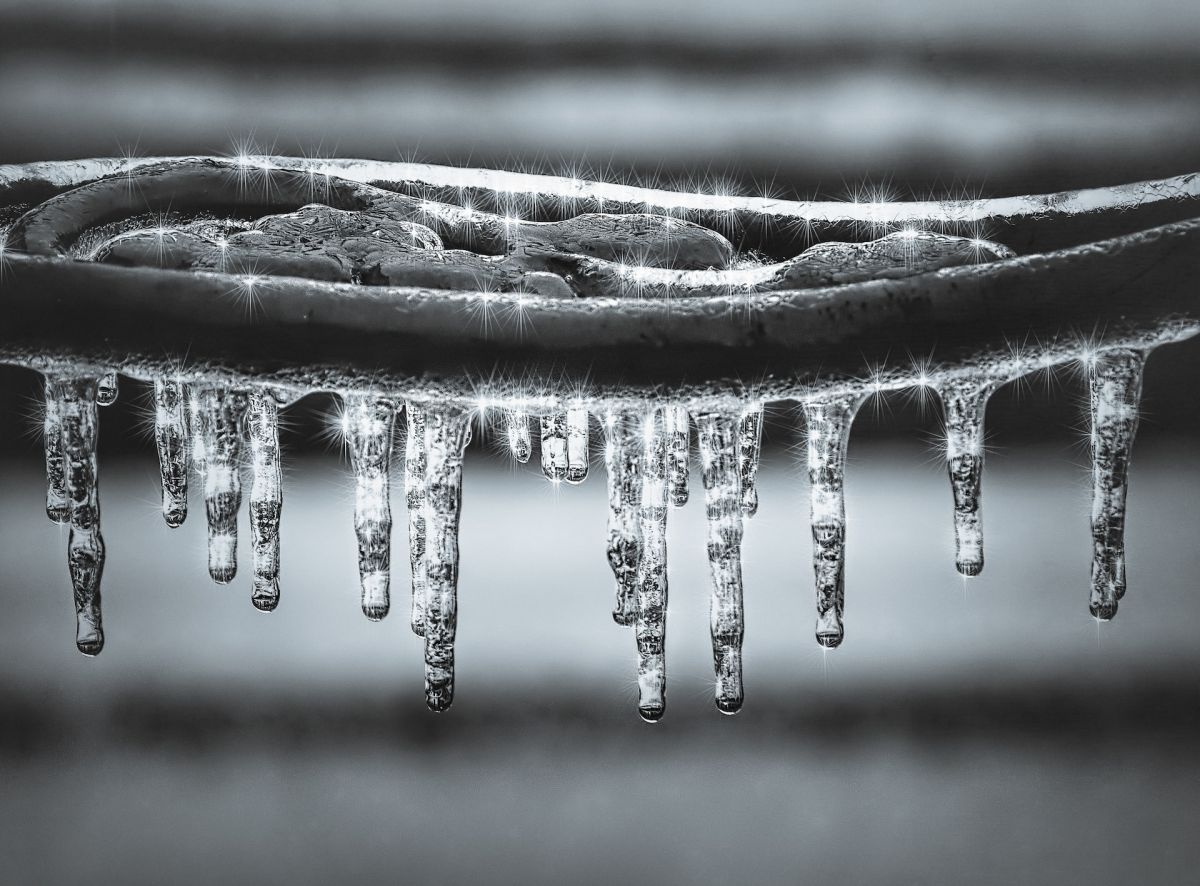 Major Michigan Ice Storm Leaves 575K Michigan Customers Powerless Major Michigan Ice Storm Leaves 575K Michigan Customers Powerless